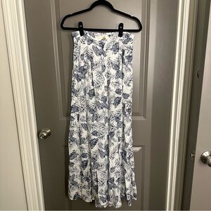 Aakaa Blue and White Leaf Print Pants